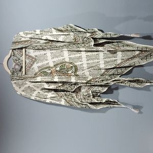 Vince Camuto cover up/ shawl